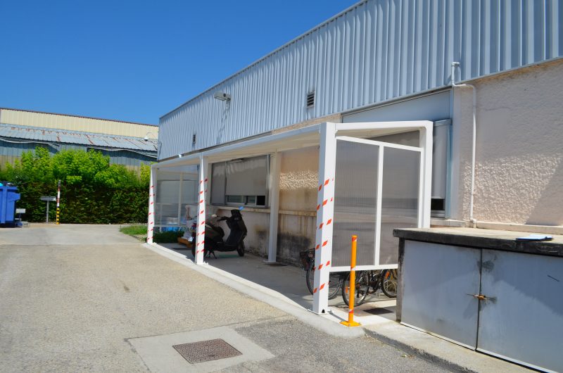 Texabri, abri deux roues Essilor Vaulx-en-Velin