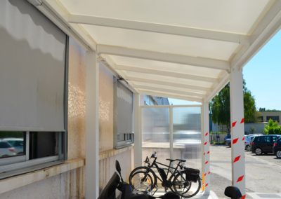 Texabri est fabricant de structures métallo textiles pour réaliser des ombrières de parking