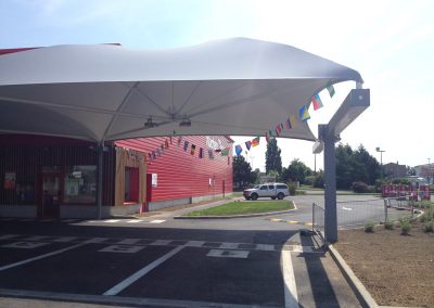 Auvent drive du magasin Auchan de Roncq