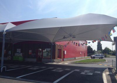 Auvent drive du magasin Auchan de Roncq