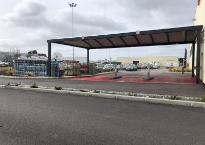 Texabri a conçu et fabriqué l'abri du Drive Intermarché de Bourg-Achard